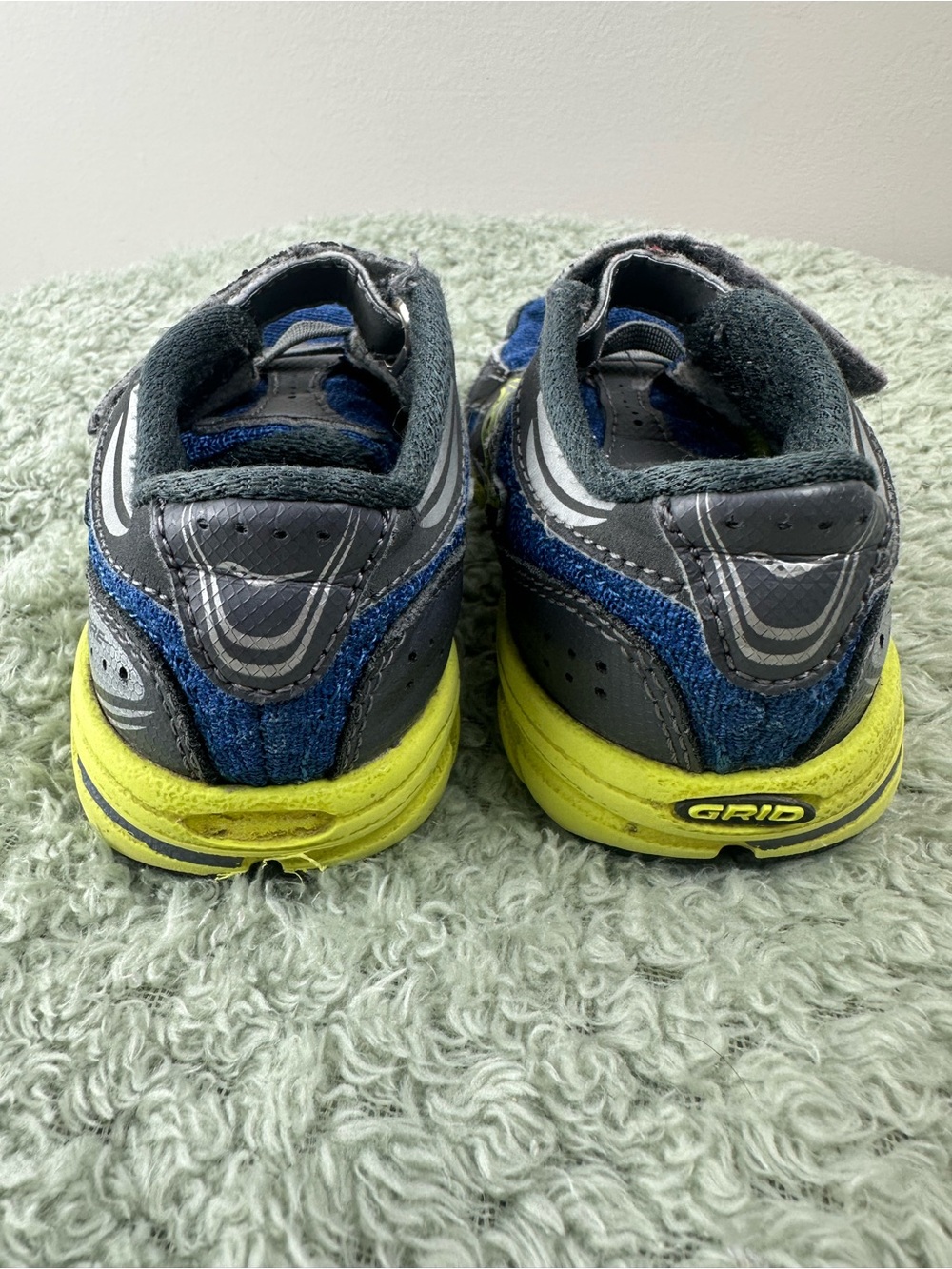 Saucony Kids Navy Blue and Lime Velcro Sneakers - Picture 4 of 8